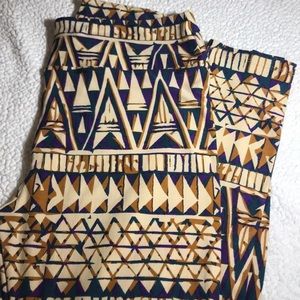 NWOT LulaRoe Patterned Leggings